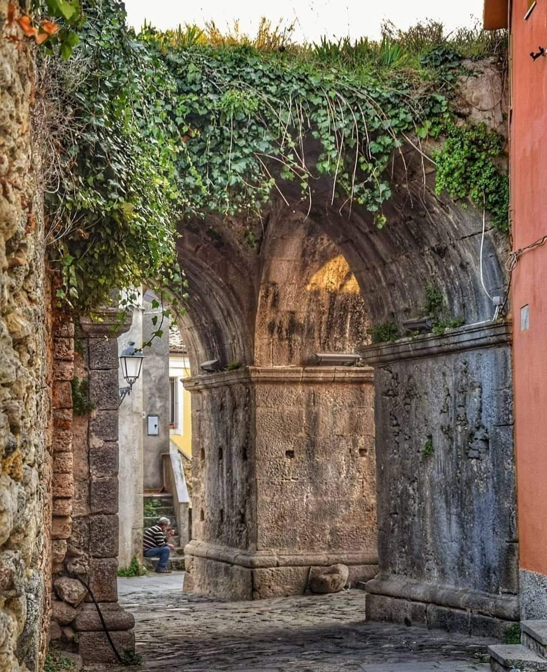 Partenza - Archi Romani & Chiesa Madre